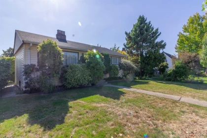 Backyard Photo of 4342 Parker Street, Burnaby, BC