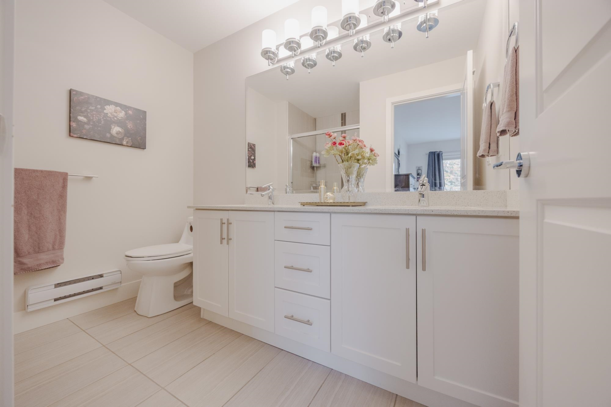 Laundry Room Photo of 1 7198 179 Street, Surrey, BC