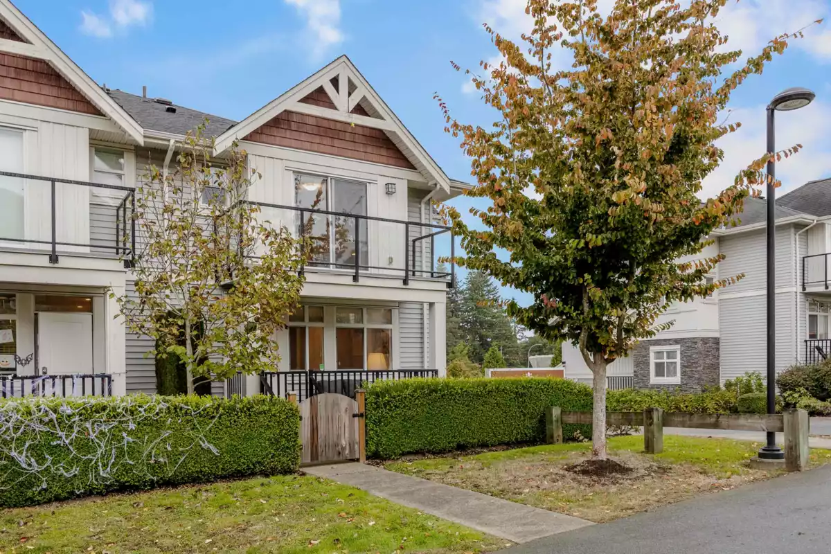 Living Room Photo of 1 7198 179 Street, Surrey, BC