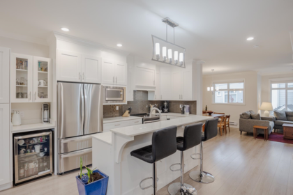 Kitchen Photo of 1 7198 179 Street, Surrey, BC