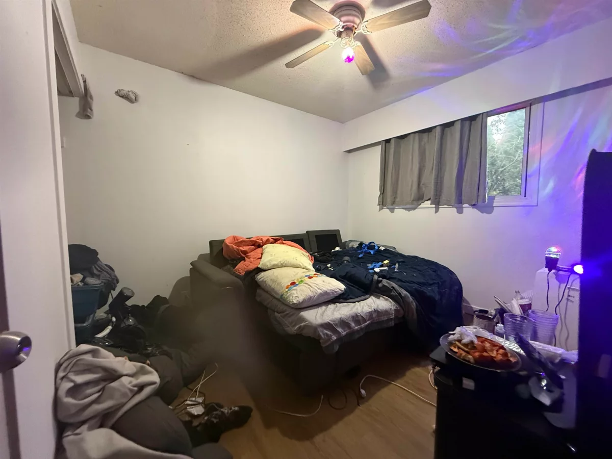 Kitchen Island Photo of 46630 Emerald Drive, Chilliwack, BC