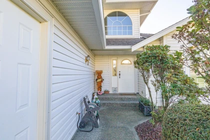 2658 Delahaye Drive, Coquitlam, BC