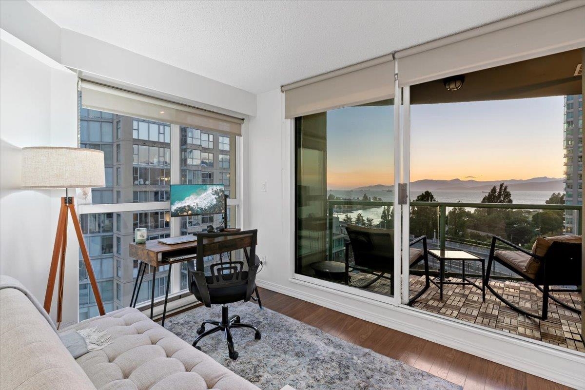 Breakfast Nook Photo of 1401 907 Beach Avenue, Vancouver, BC
