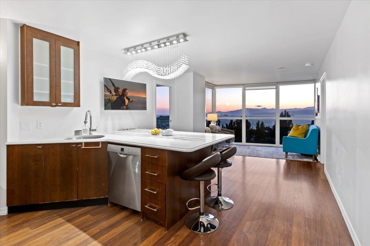 Exterior Rear Photo of 1401 907 Beach Avenue, Vancouver, BC