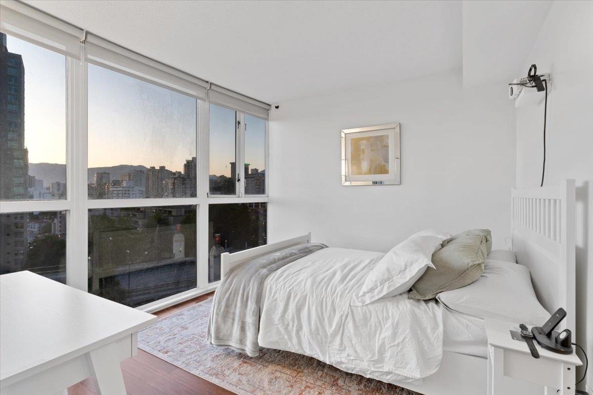 Pantry Photo of 1401 907 Beach Avenue, Vancouver, BC