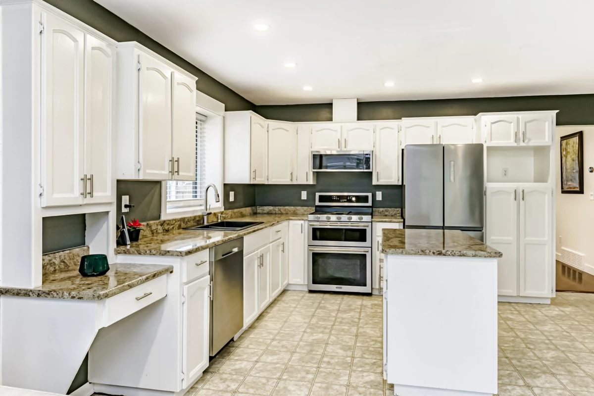 Bedroom 3 Photo of 45169 Cumberland Avenue, Chilliwack, BC