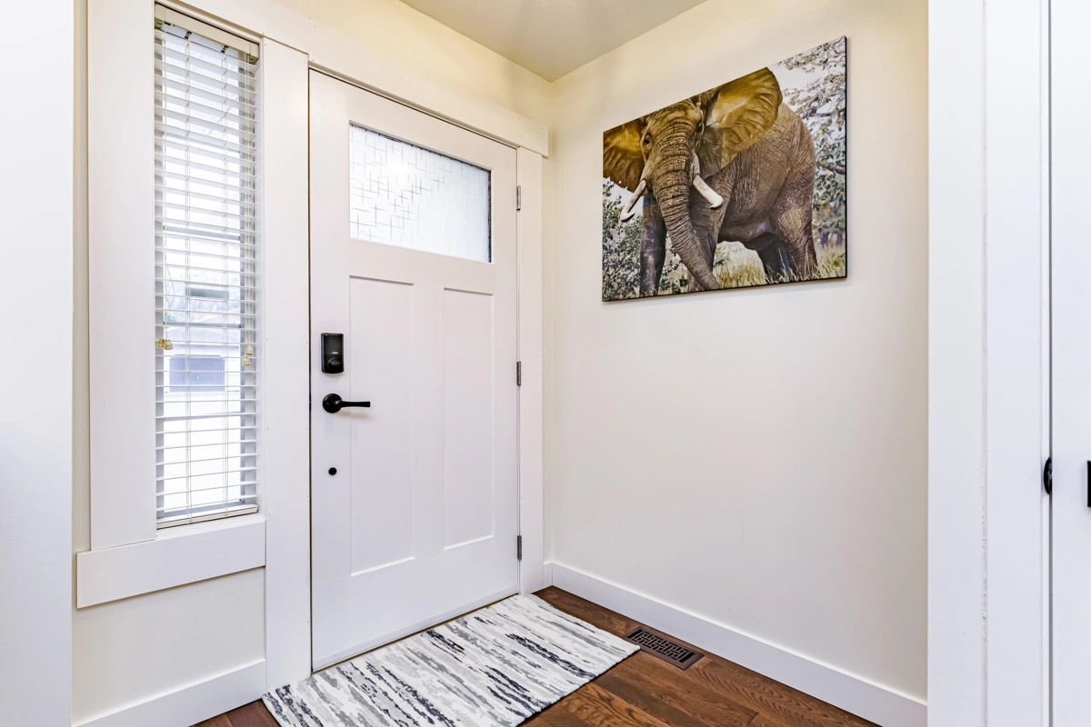 Dining Area Photo of 45169 Cumberland Avenue, Chilliwack, BC