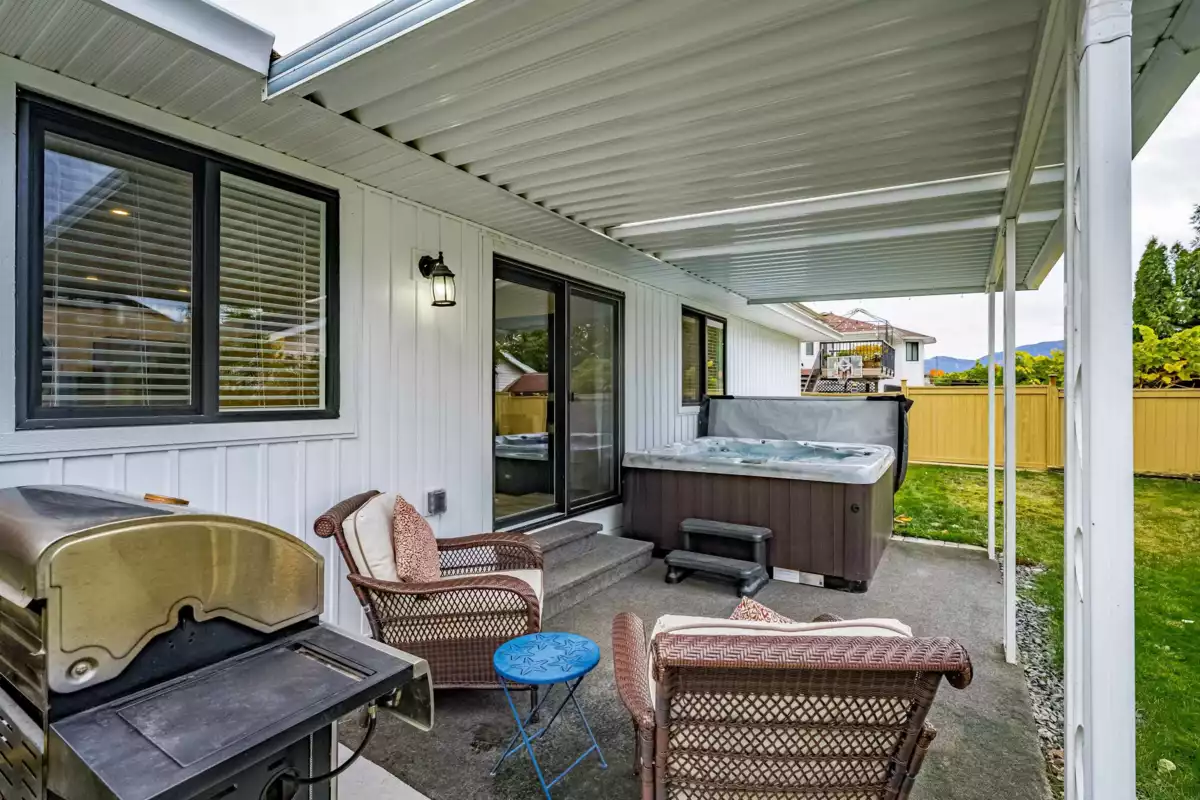 Front Yard Photo of 45169 Cumberland Avenue, Chilliwack, BC