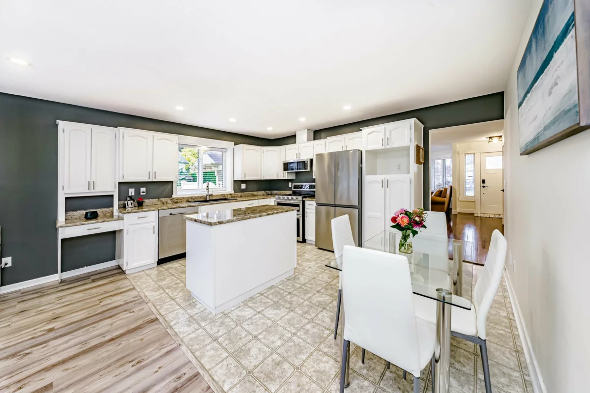 Guest Bathroom Photo of 45169 Cumberland Avenue, Chilliwack, BC