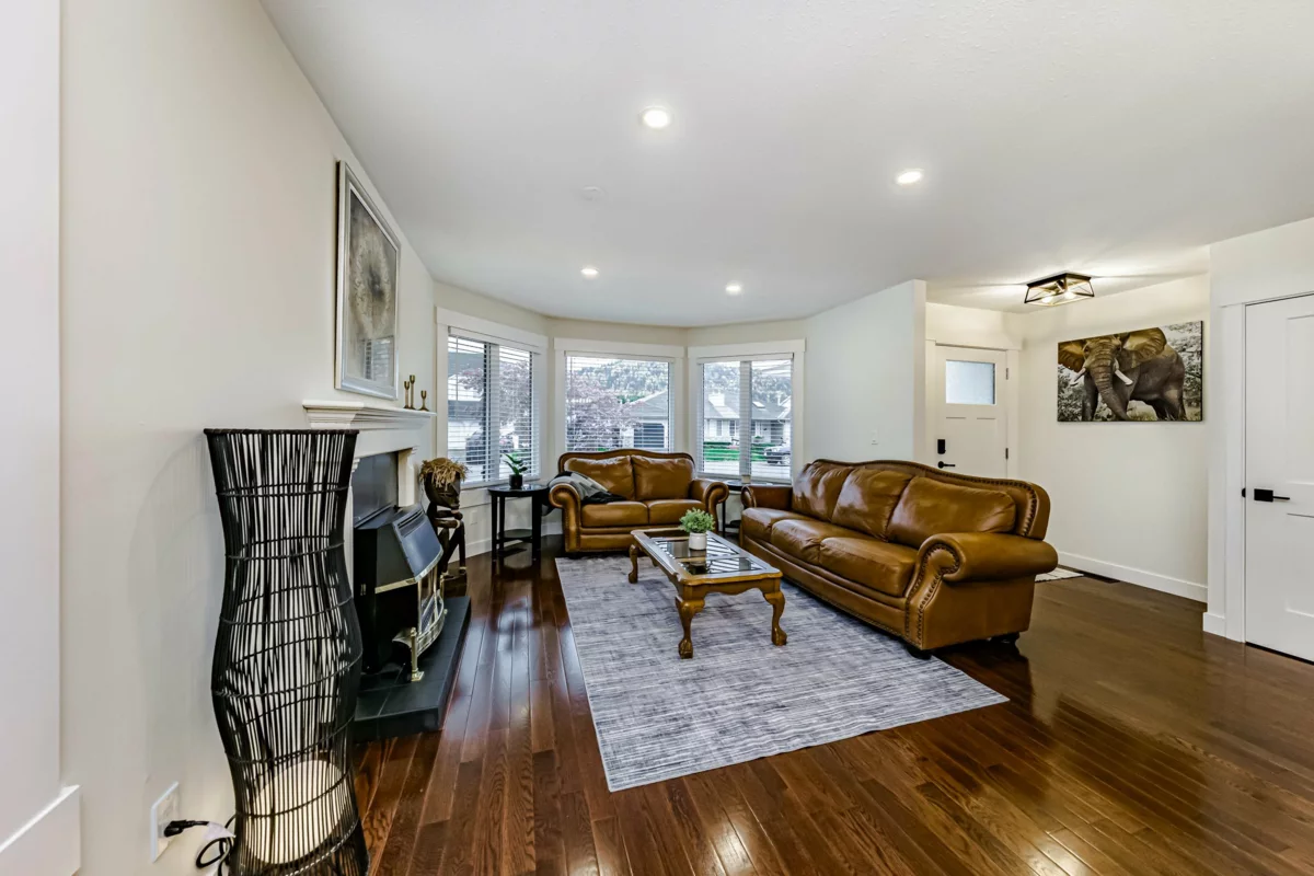 Kitchen Island Photo of 45169 Cumberland Avenue, Chilliwack, BC