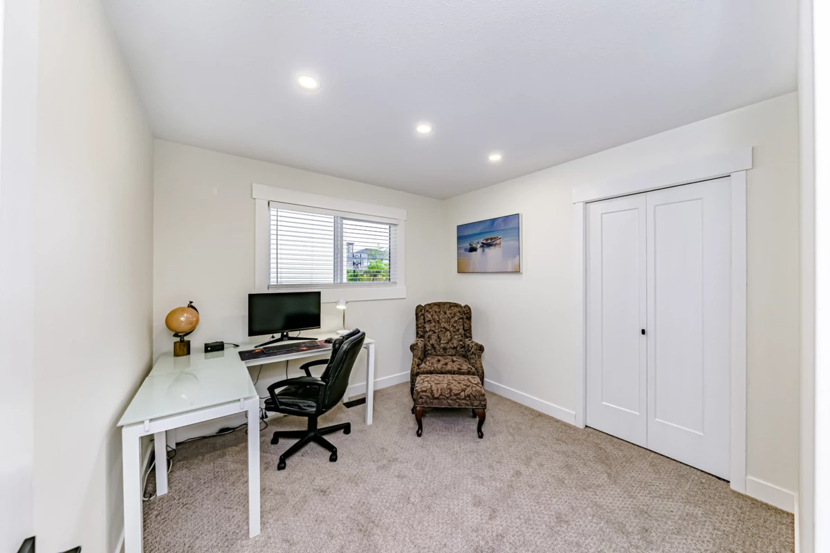 Staircase Photo of 45169 Cumberland Avenue, Chilliwack, BC