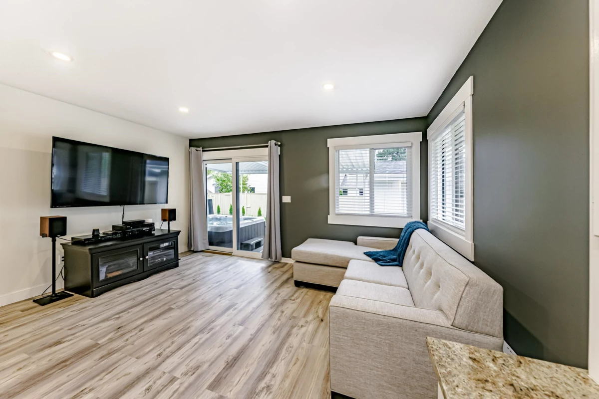 Walk-In Closet Photo of 45169 Cumberland Avenue, Chilliwack, BC