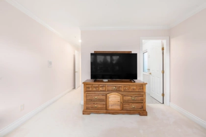 Entry Foyer Photo of 1363 W 51 Avenue, Vancouver, BC