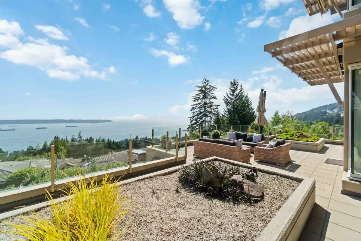 Dining Area Photo of 304 2535 Garden Court, West Vancouver, BC