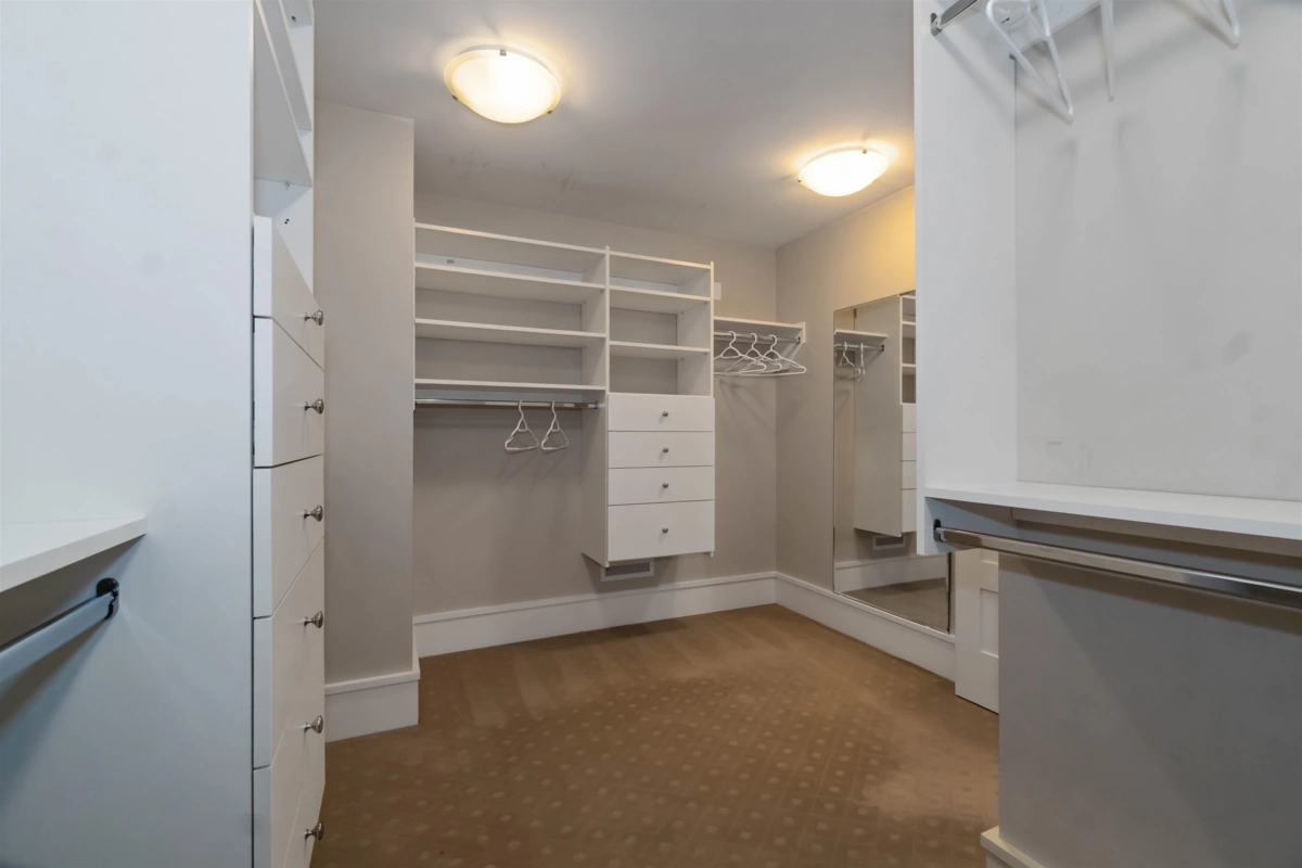 Front Yard Photo of 304 2535 Garden Court, West Vancouver, BC