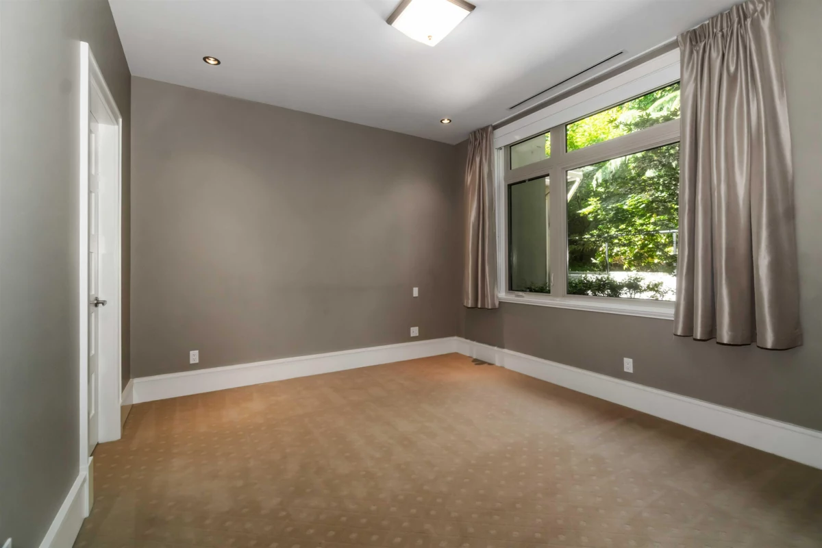 Mudroom Photo of 304 2535 Garden Court, West Vancouver, BC