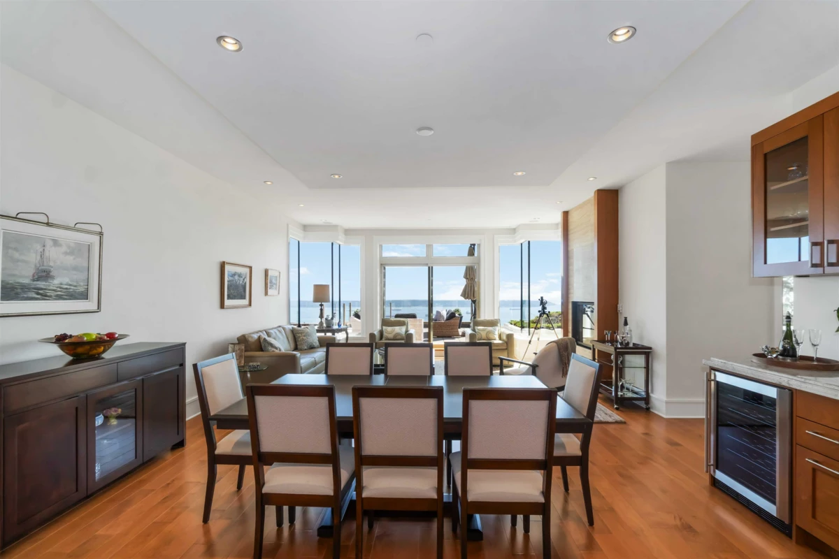 Office / Den Photo of 304 2535 Garden Court, West Vancouver, BC