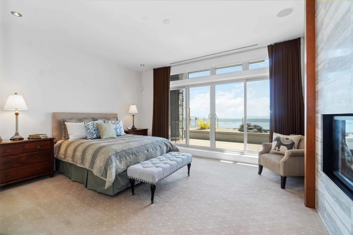 Swimming Pool Photo of 304 2535 Garden Court, West Vancouver, BC