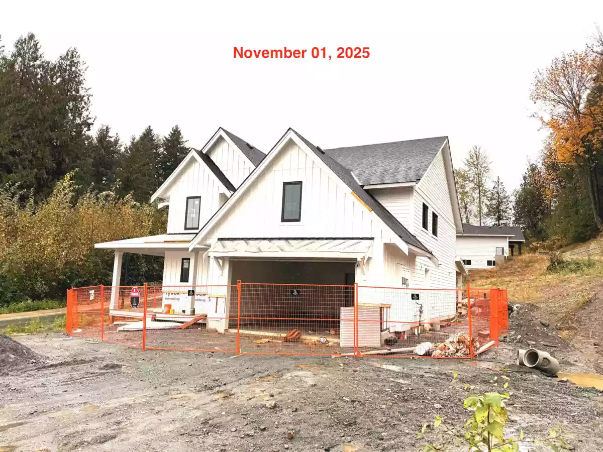 Living Room Photo of 52847 Bunker Road, Rosedale, BC