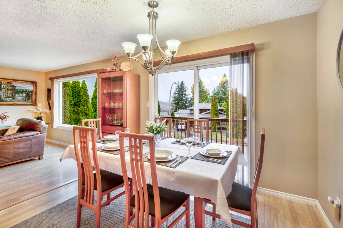 Kitchen Island Photo of 1317 Western Place, Port Coquitlam, BC