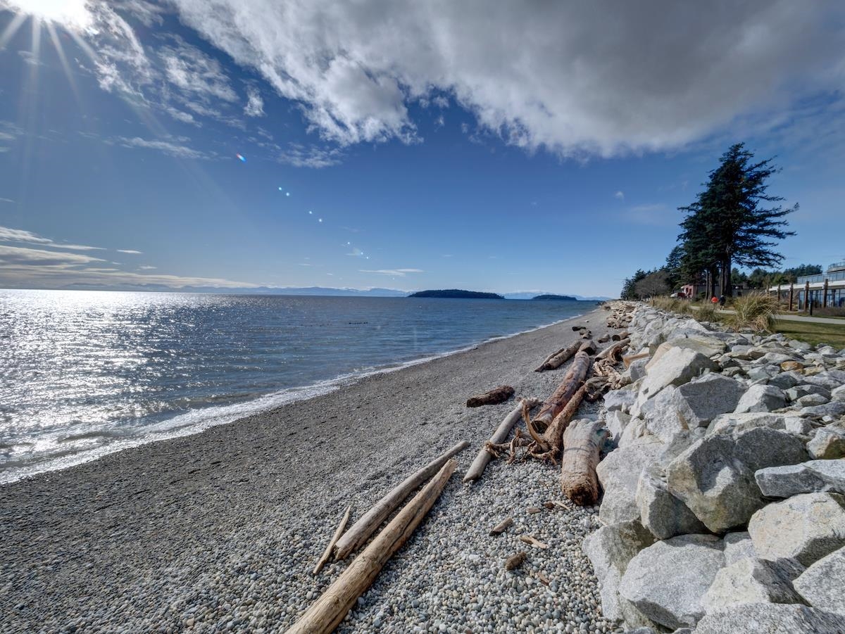 Backyard Photo of 507 5725 Teredo Street, Sechelt, BC