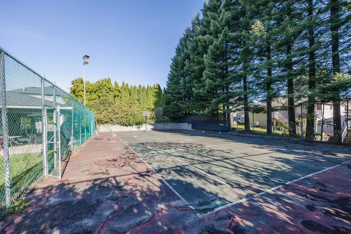 Powder Room Photo of 32826 Best Avenue, Mission, BC