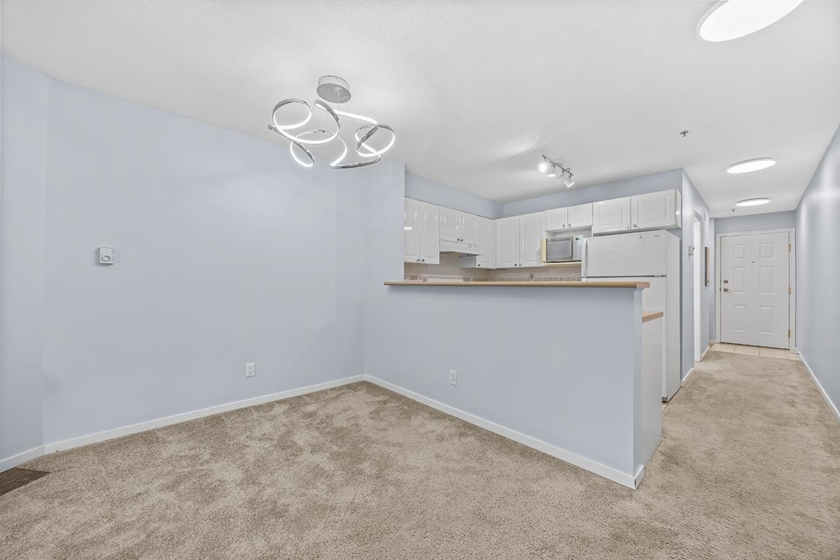 Primary Bedroom Photo of 211 868 Kingsway, Vancouver, BC