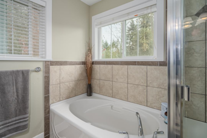 Entry Foyer Photo of 32605 Maynard Place, Mission, BC