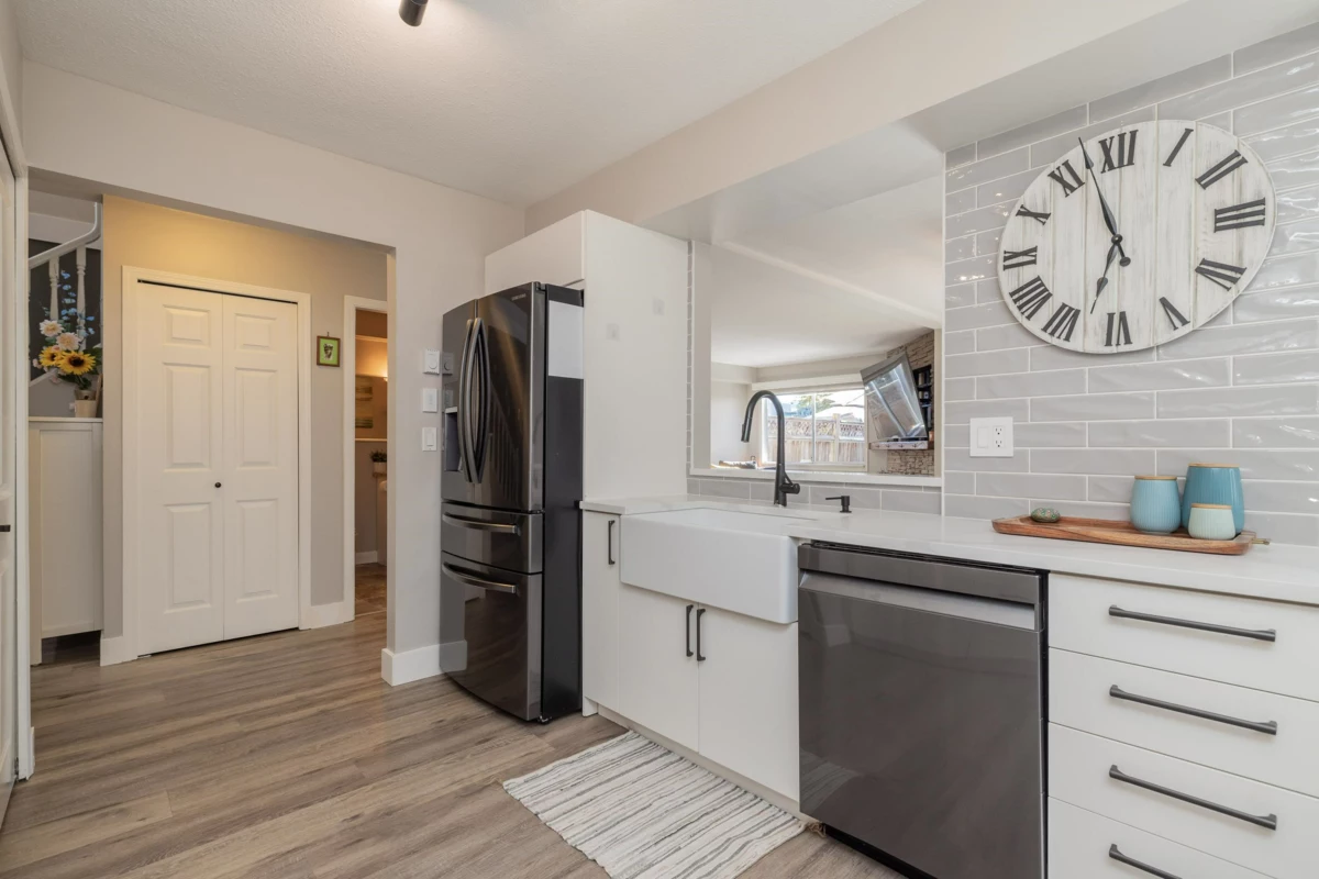 Walk-In Closet Photo of 13 1872 Harbour Street, Port Coquitlam, BC