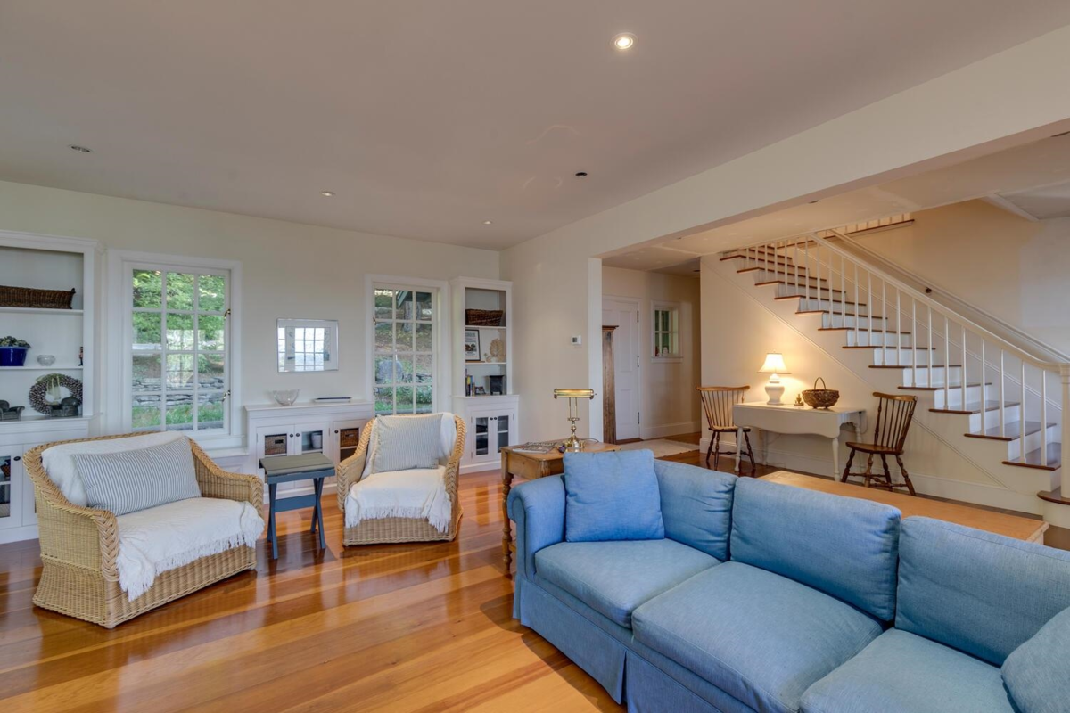 Breakfast Nook Photo of 1289 Gower Point Road, Gibsons, BC