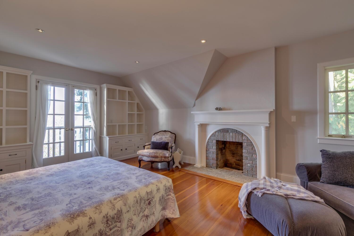 Hallway Photo of 1289 Gower Point Road, Gibsons, BC