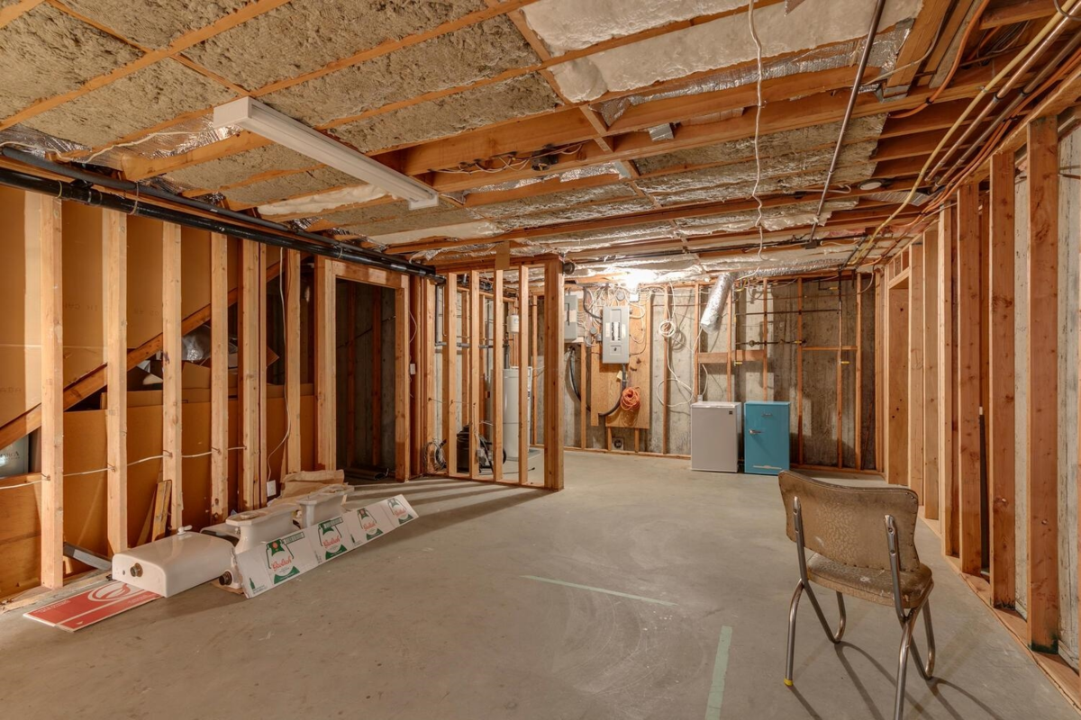 Outdoor Kitchen Photo of 1289 Gower Point Road, Gibsons, BC