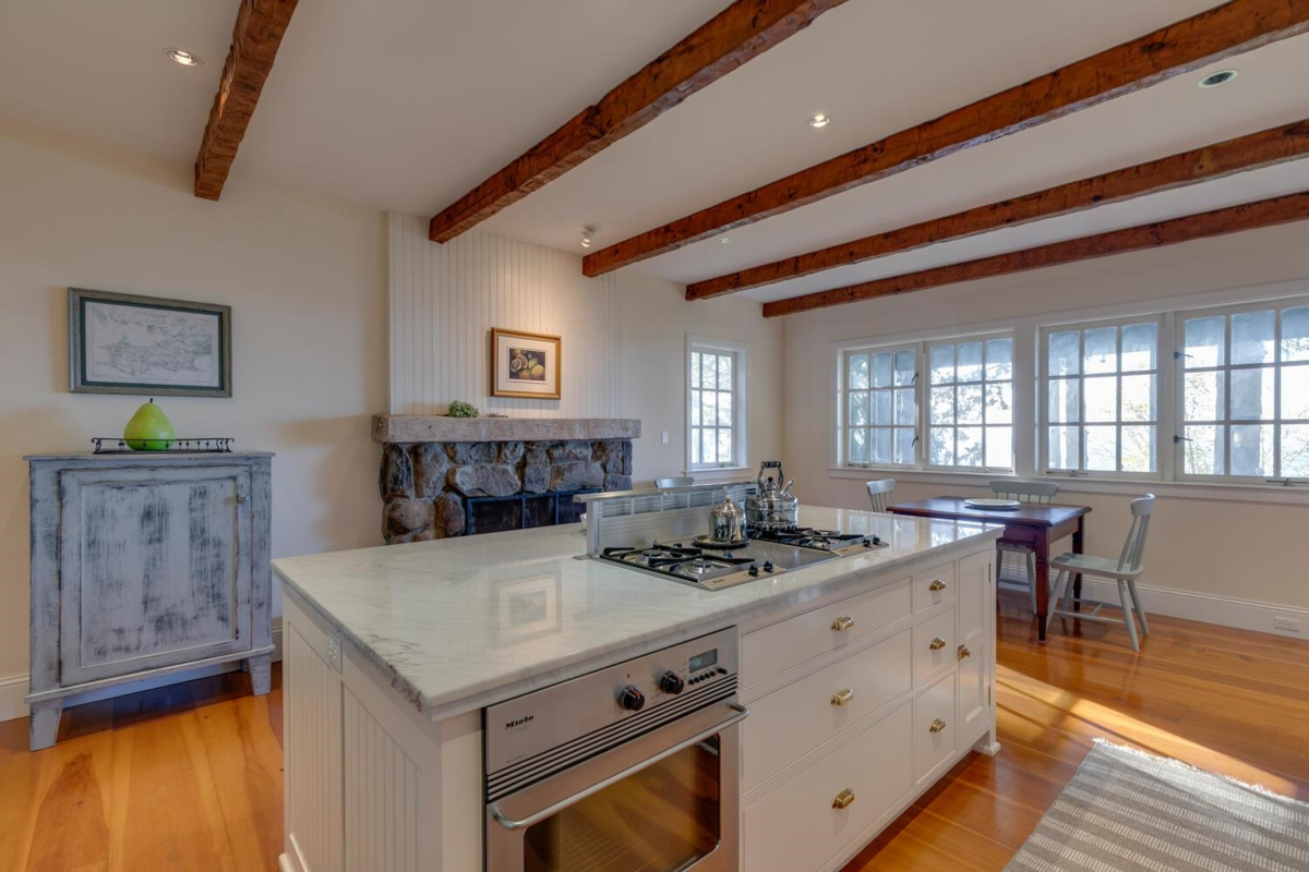 Powder Room Photo of 1289 Gower Point Road, Gibsons, BC