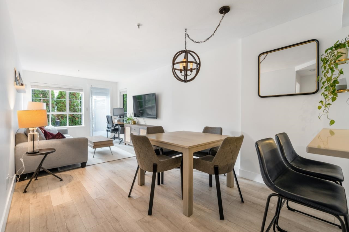 Kitchen Photo of 101 525 Agnes Street, New Westminster, BC