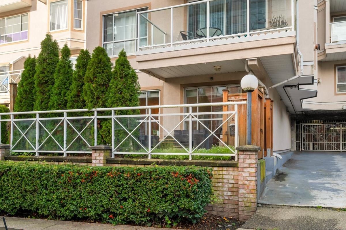 Laundry Room Photo of 101 525 Agnes Street, New Westminster, BC