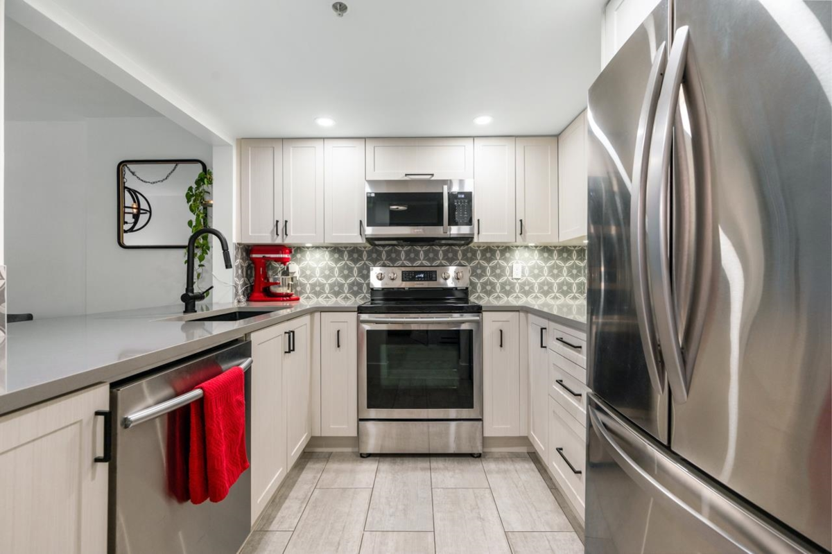 Primary Bedroom Photo of 101 525 Agnes Street, New Westminster, BC