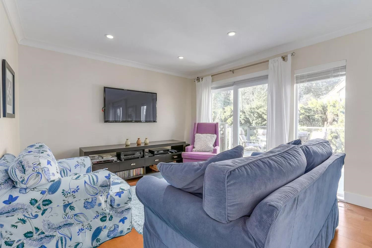 Kitchen Photo of 3129 Princess Avenue, North Vancouver, BC