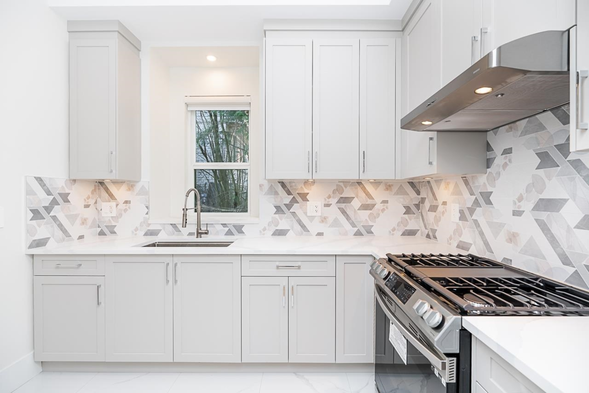 Dining Area Photo of 897 Cottonwood Avenue, Coquitlam, BC