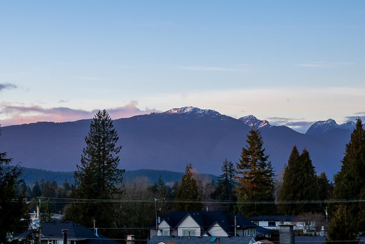 Entry Foyer Photo of 897 Cottonwood Avenue, Coquitlam, BC