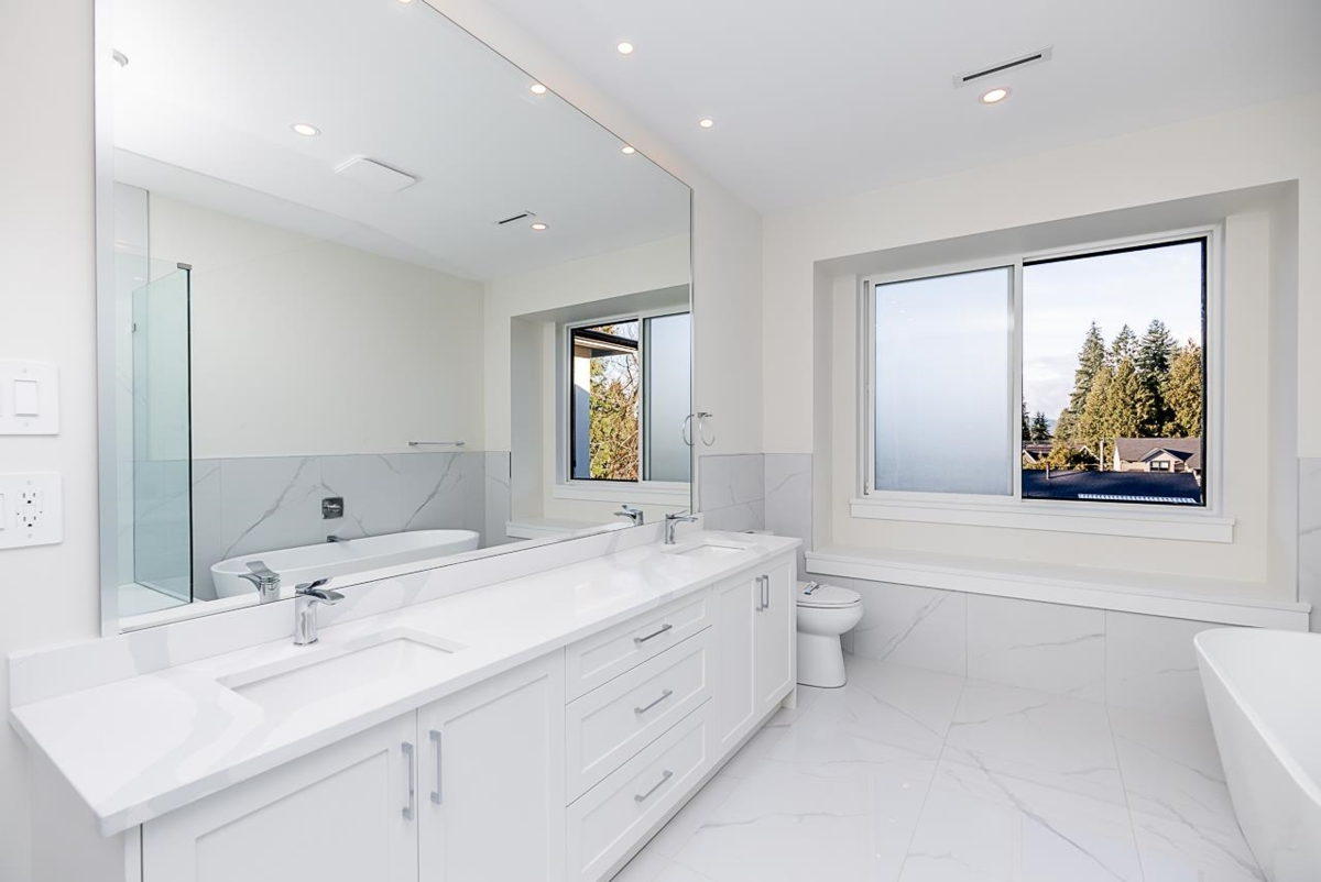 Powder Room Photo of 897 Cottonwood Avenue, Coquitlam, BC