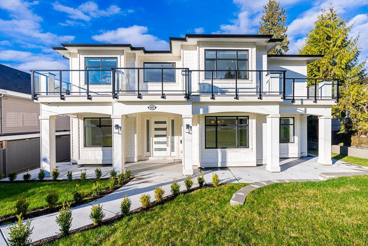 Swimming Pool Photo of 897 Cottonwood Avenue, Coquitlam, BC