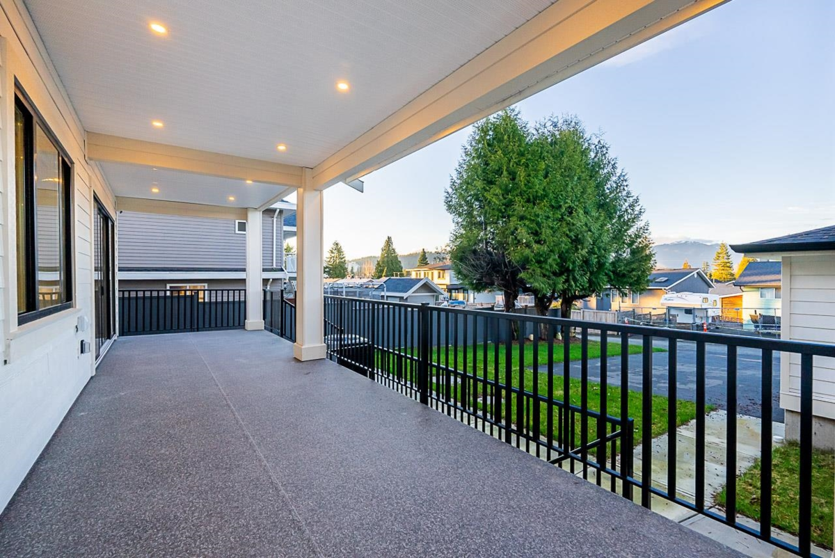 Walk-In Closet Photo of 897 Cottonwood Avenue, Coquitlam, BC
