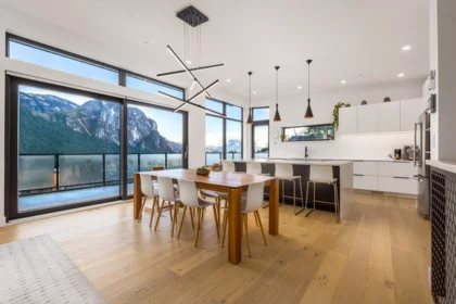 2193 Crumpit Woods Drive, Squamish, BC, Squamish — 6 bed single family residence for sale