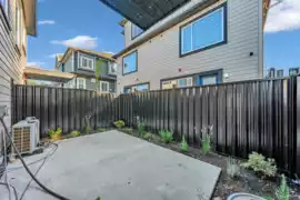 1 2703 E 3rd Avenue, Vancouver, BC