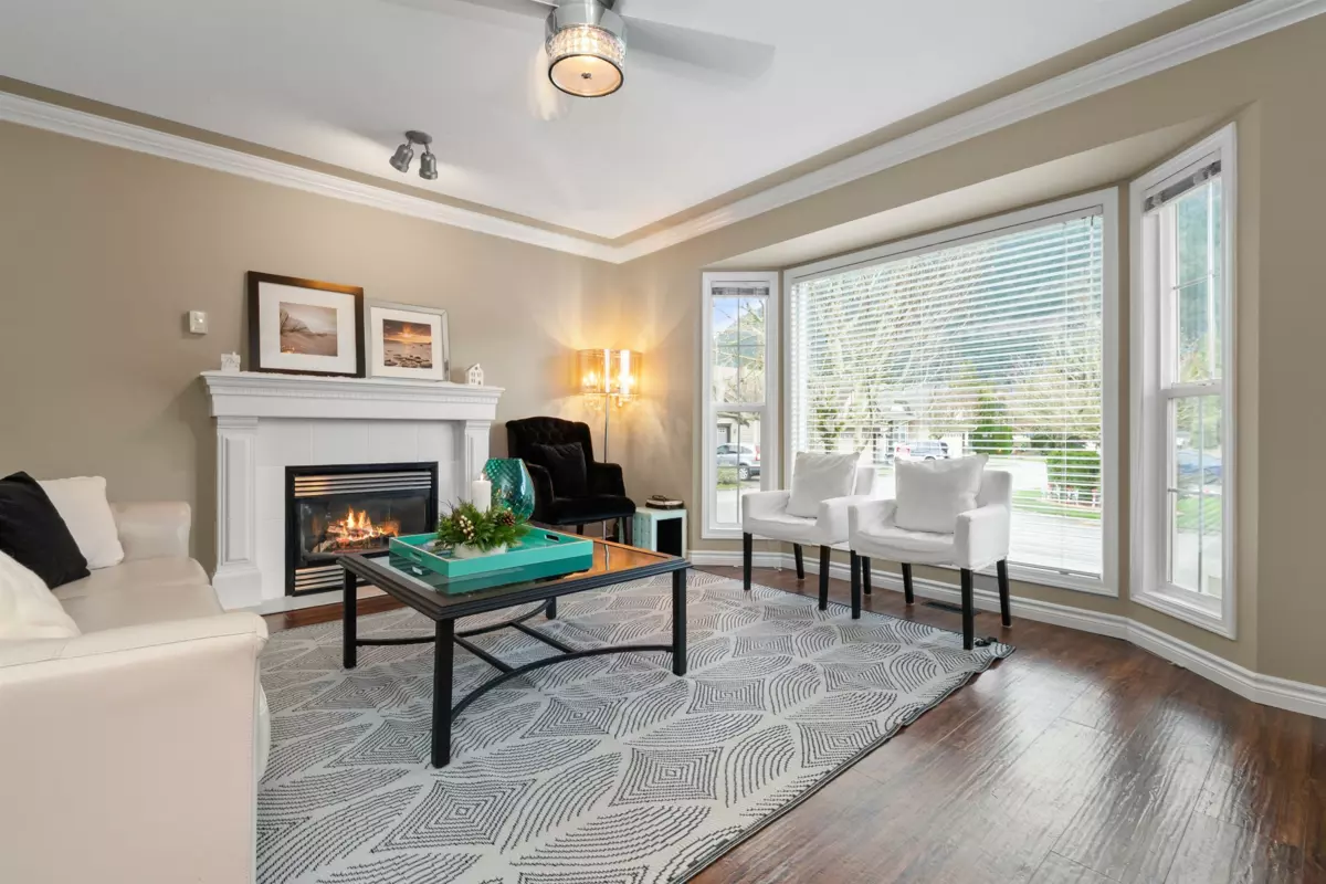 Dining Area Photo of 32 349 Walnut Avenue, Harrison Hot Springs, BC