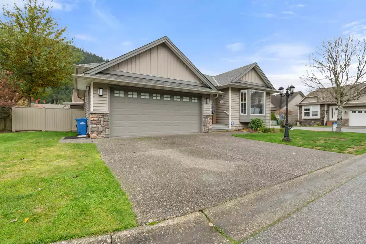 Exterior Front Photo of 32 349 Walnut Avenue, Harrison Hot Springs, BC