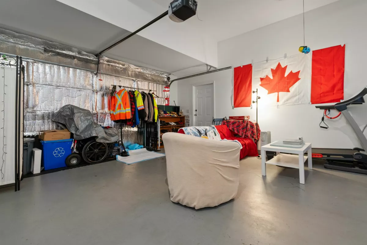 Hallway Photo of 32 349 Walnut Avenue, Harrison Hot Springs, BC
