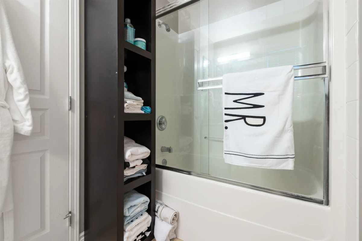 Laundry Room Photo of 32 349 Walnut Avenue, Harrison Hot Springs, BC