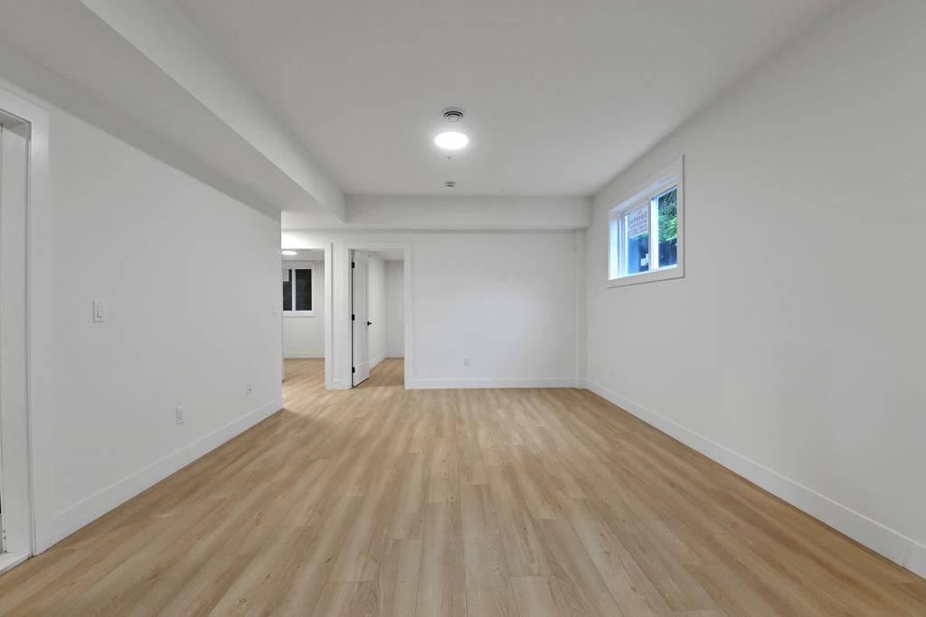 Backyard Photo of 32905 3 Avenue, Mission, BC