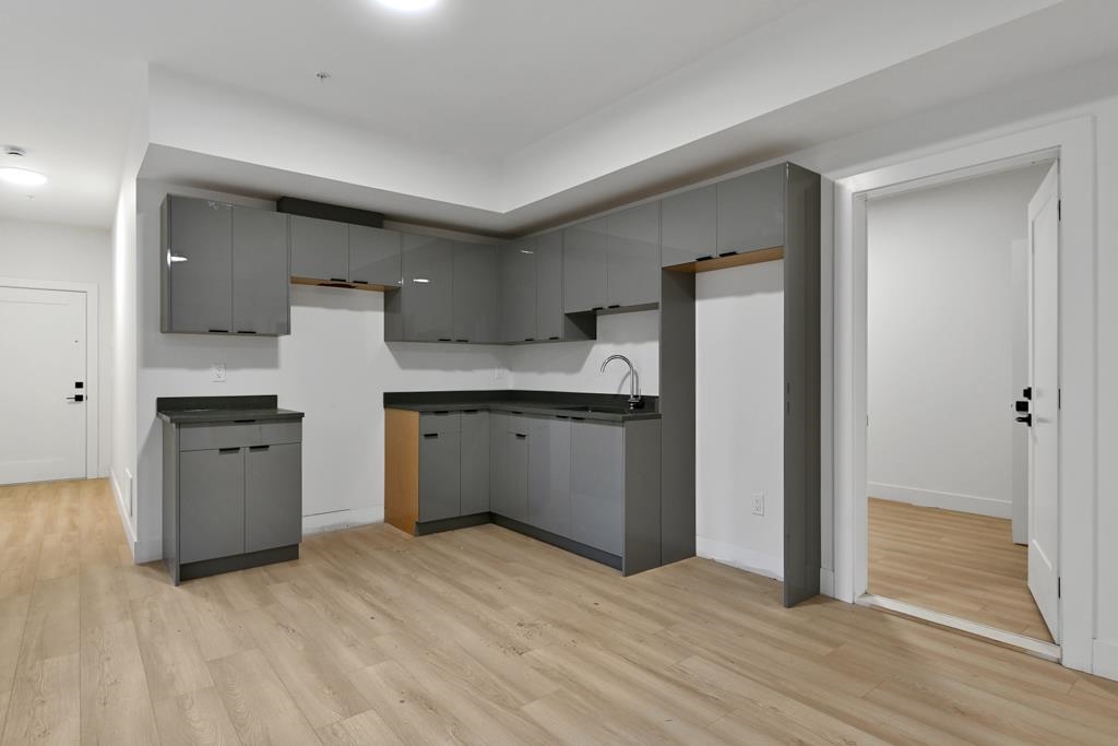 Front Yard Photo of 32905 3 Avenue, Mission, BC